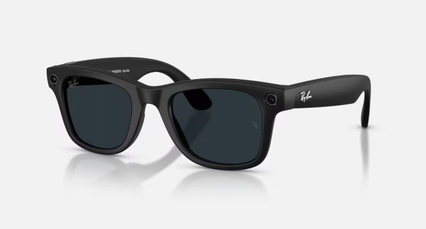Ray-Ban Meta Wayfarer (Gen 2) γυαλιά AI σε ματ μαύρο με γκρι φακούς Transitions®